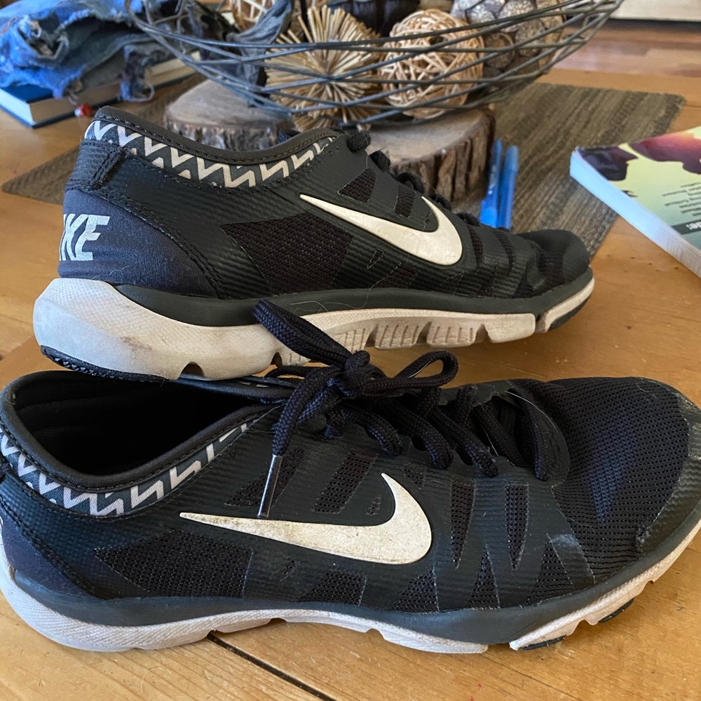 Nike tennis shoes